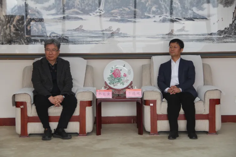 Το Shandong LANO συνεργάζεται με τον καθηγητή KWAK, Moon Kyu, Ph.D. και εκπρόσωπο Liang Tongho από το Πανεπιστήμιο Dongguk, Νότια Κορέα για την πραγματοποίηση ανταλλαγών και συνεργασίας στον τομέα του ελέγχου θορύβου με το Shandong Jianzhu University