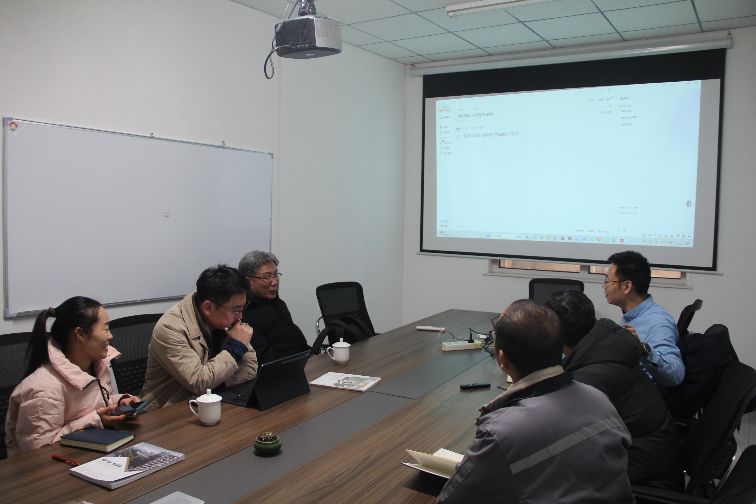 Ο Shandong Lannuo συζητά την έναρξη του έργου για το εργαστήριο θορύβου και τον έλεγχο θορύβου με τον καθηγητή KWAK, Moon Kyu, Ph.D. και εκπρόσωπο Liang Tongho από το Πανεπιστήμιο Dongguk, Νότια Κορέα